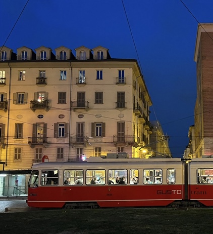 Torino: Aperitivo o cena sul tram?